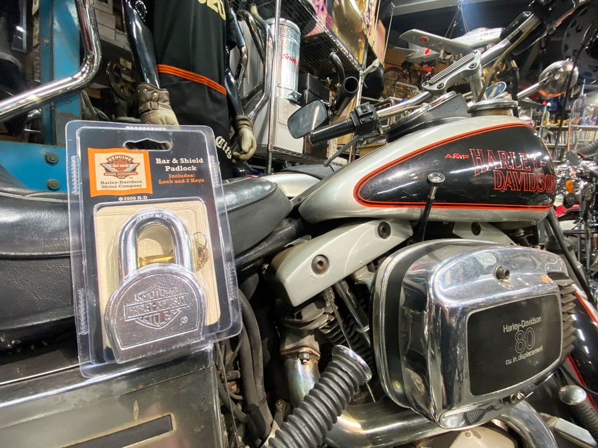 harley-padlock-45737-72a-bar-shield.jpg